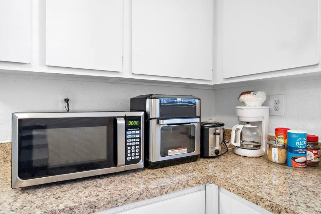 Cozy, Dedicated Workspace, Fast Wi-Fi Apartment Houston Exterior foto